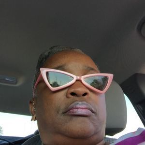 Meet your Posher, Alisa